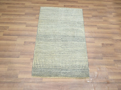 Modern / Contemporary hand-knotted wool/silk rug in Gray, 2' x 3' — SKU O076616 (view 2)