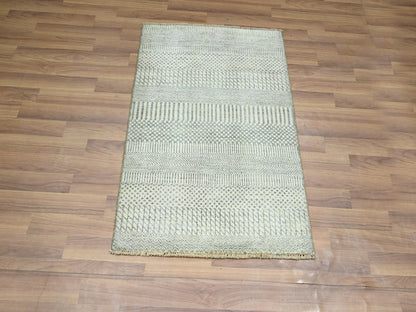 Modern / Contemporary hand-knotted wool/silk rug in Gray, 2' x 3' — SKU O076618 (view 2)