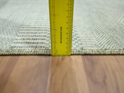 Modern / Contemporary hand-knotted wool/silk rug in Gray, 2' x 3' — SKU O076618 (view 3)