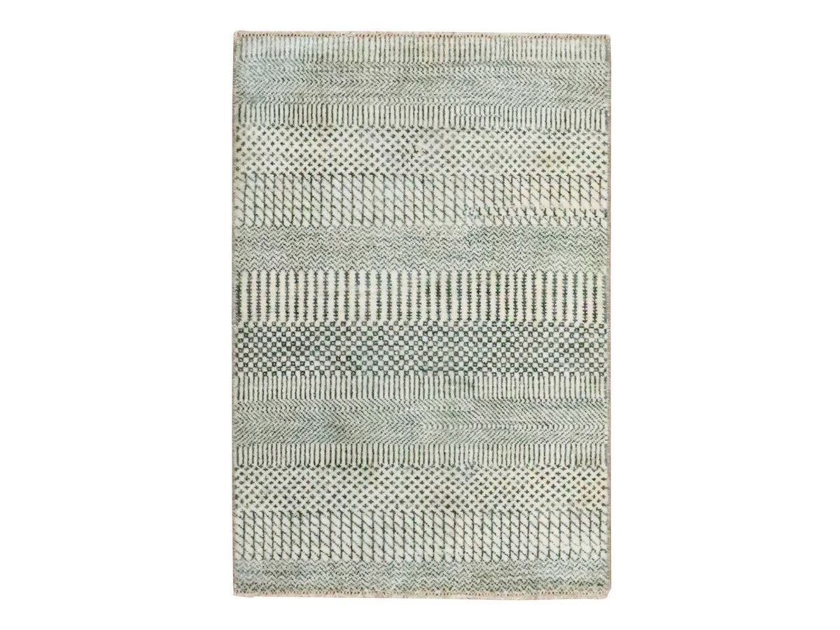 Modern / Contemporary hand-knotted wool rug in Gray, 2' x 3' — SKU O076619