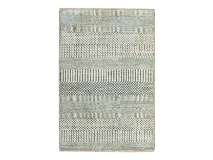 Modern / Contemporary hand-knotted wool rug in Gray, 2' x 3' — SKU O076619