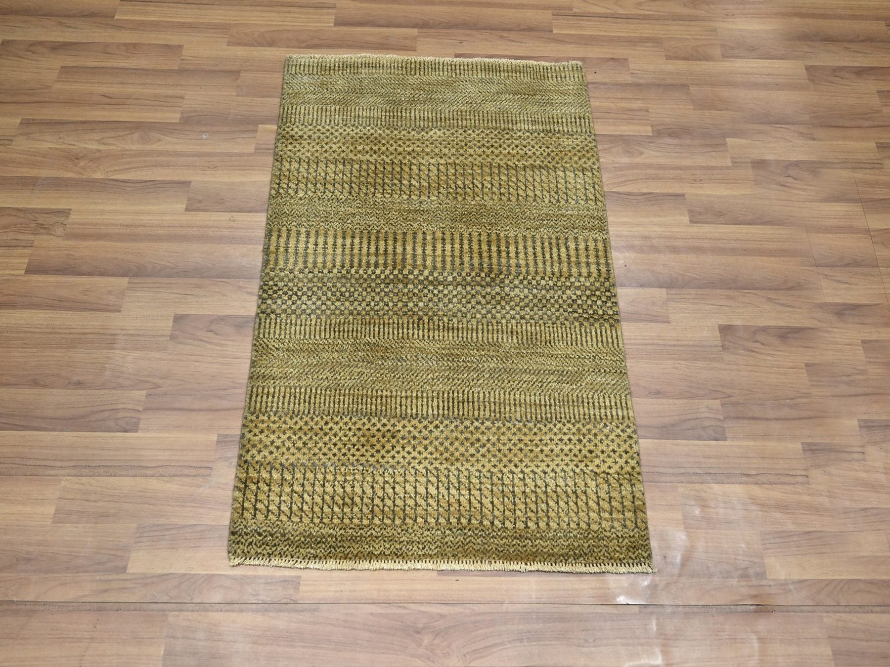 Brown 2'0" x 3'0" Modern and Contemporary Hand knotted Wool Rug - Sku: O076621