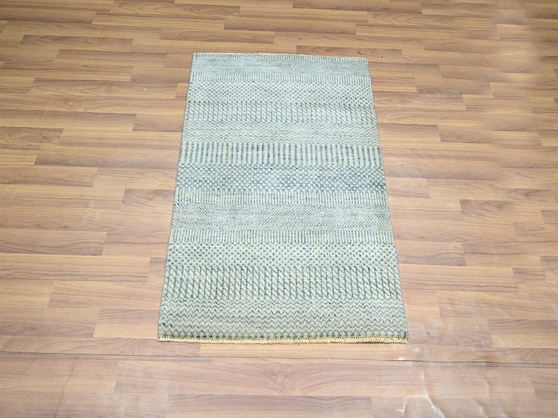 Blue 2'0" x 3'0" Modern and Contemporary Hand knotted Wool Rug - Sku: O076624