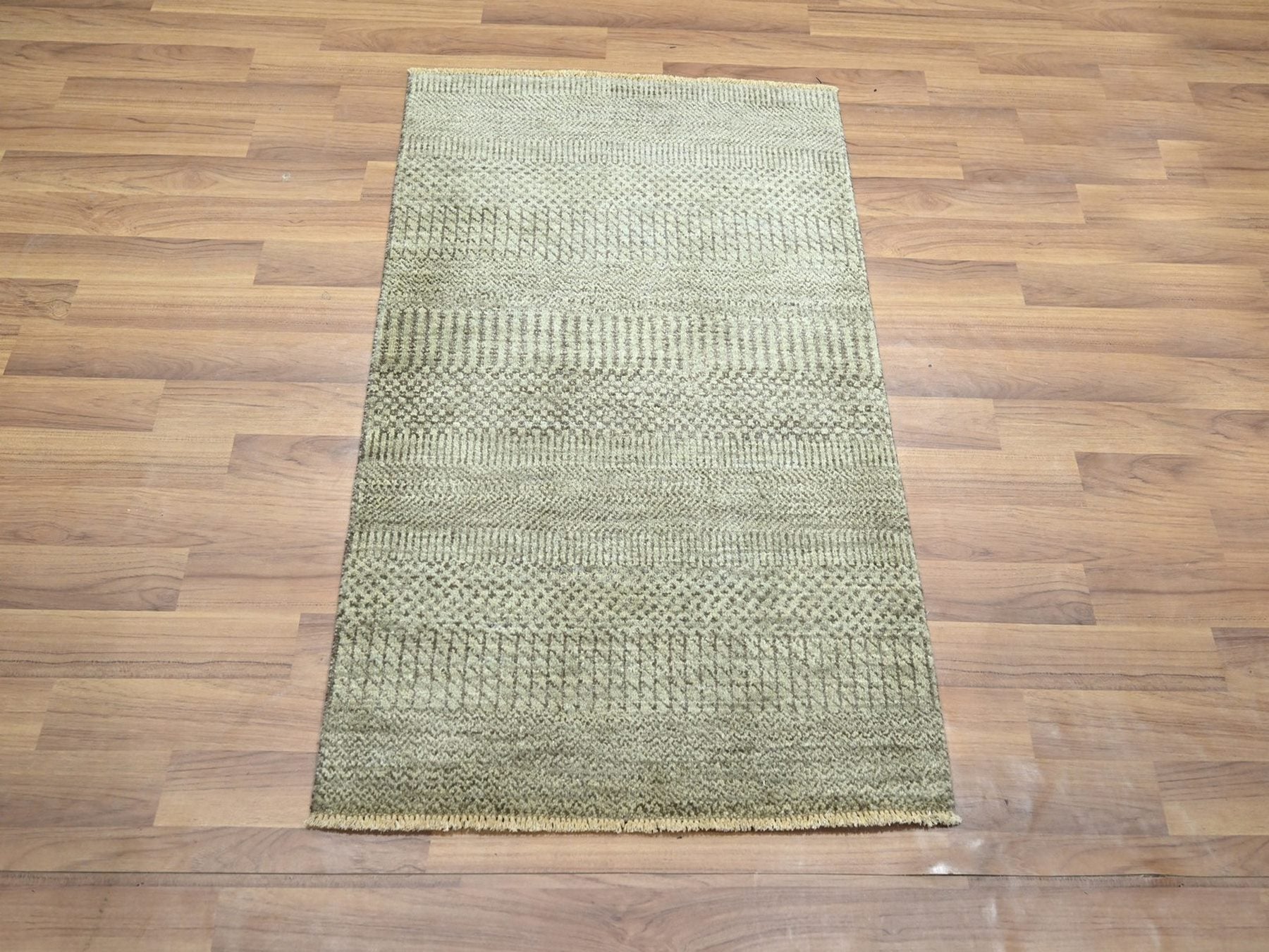 Modern / Contemporary hand-knotted wool rug in Gray, 2' x 3' — SKU O076640 (view 2)