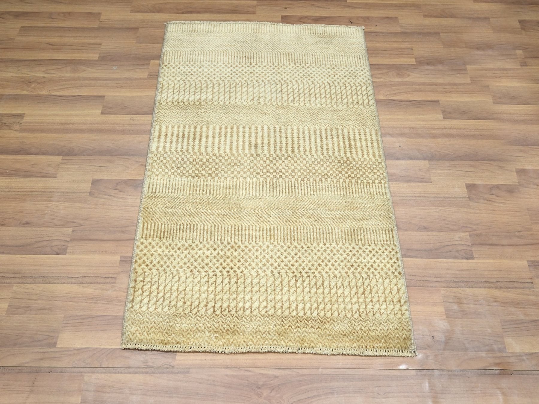 Beige 2'0" x 3'0" Modern and Contemporary Hand knotted Wool Rug - Sku: O076642