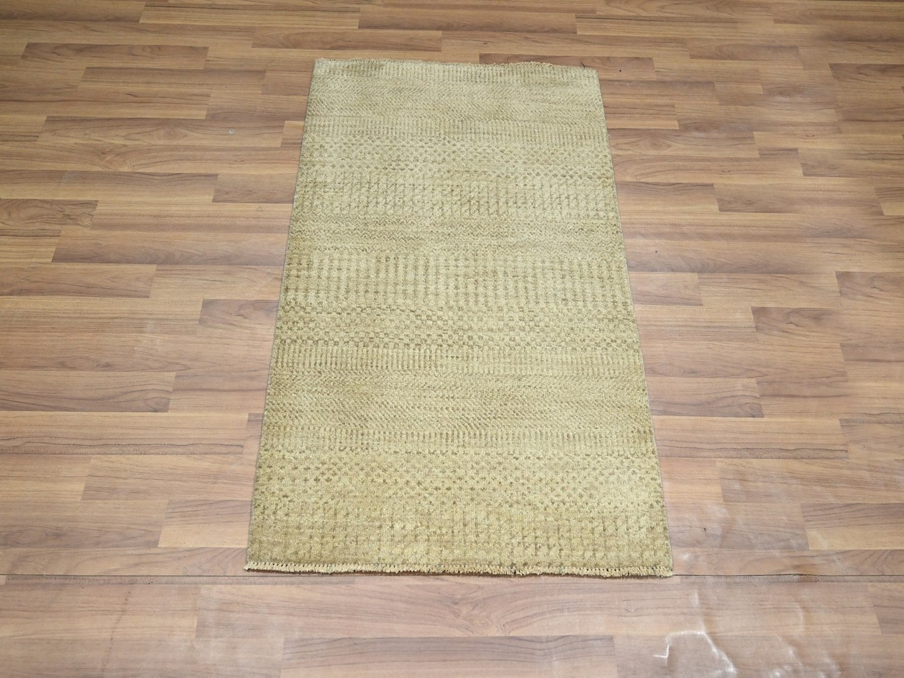 Beige 2'0" x 3'0" Modern and Contemporary Hand knotted Wool Rug - Sku: O076644