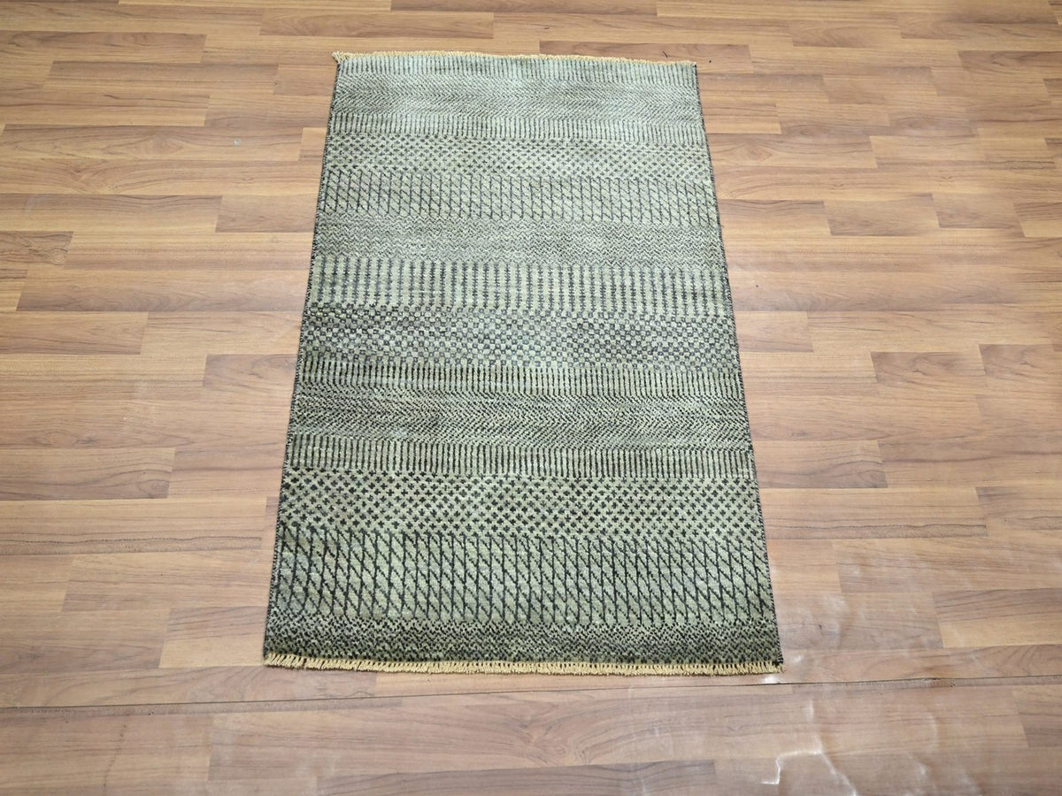 Modern / Contemporary hand-knotted wool rug in Gray, 2' x 3' — SKU O076648 (view 2)