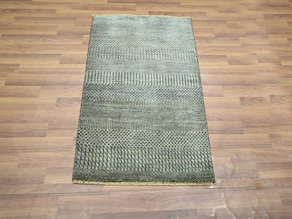 Modern / Contemporary hand-knotted wool rug in Gray, 2' x 3' — SKU O076648 (view 2)
