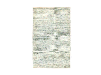 Modern / Contemporary hand-knotted wool rug in Ivory, 2' x 3' — SKU O076653