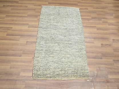 Modern / Contemporary hand-knotted wool rug in Ivory, 2' x 3' — SKU O076653 (view 2)