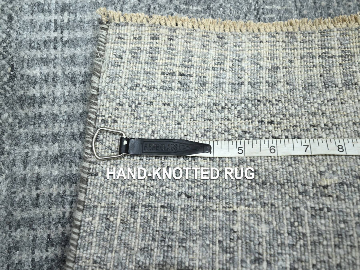 Modern / Contemporary hand-knotted wool rug in Gray, 2' x 3' — SKU O076656 (view 4)