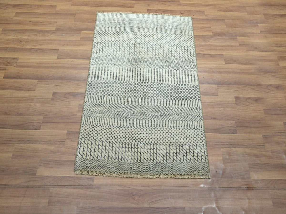 Modern / Contemporary hand-knotted wool rug in Gray, 2' x 3' — SKU O076660 (view 2)