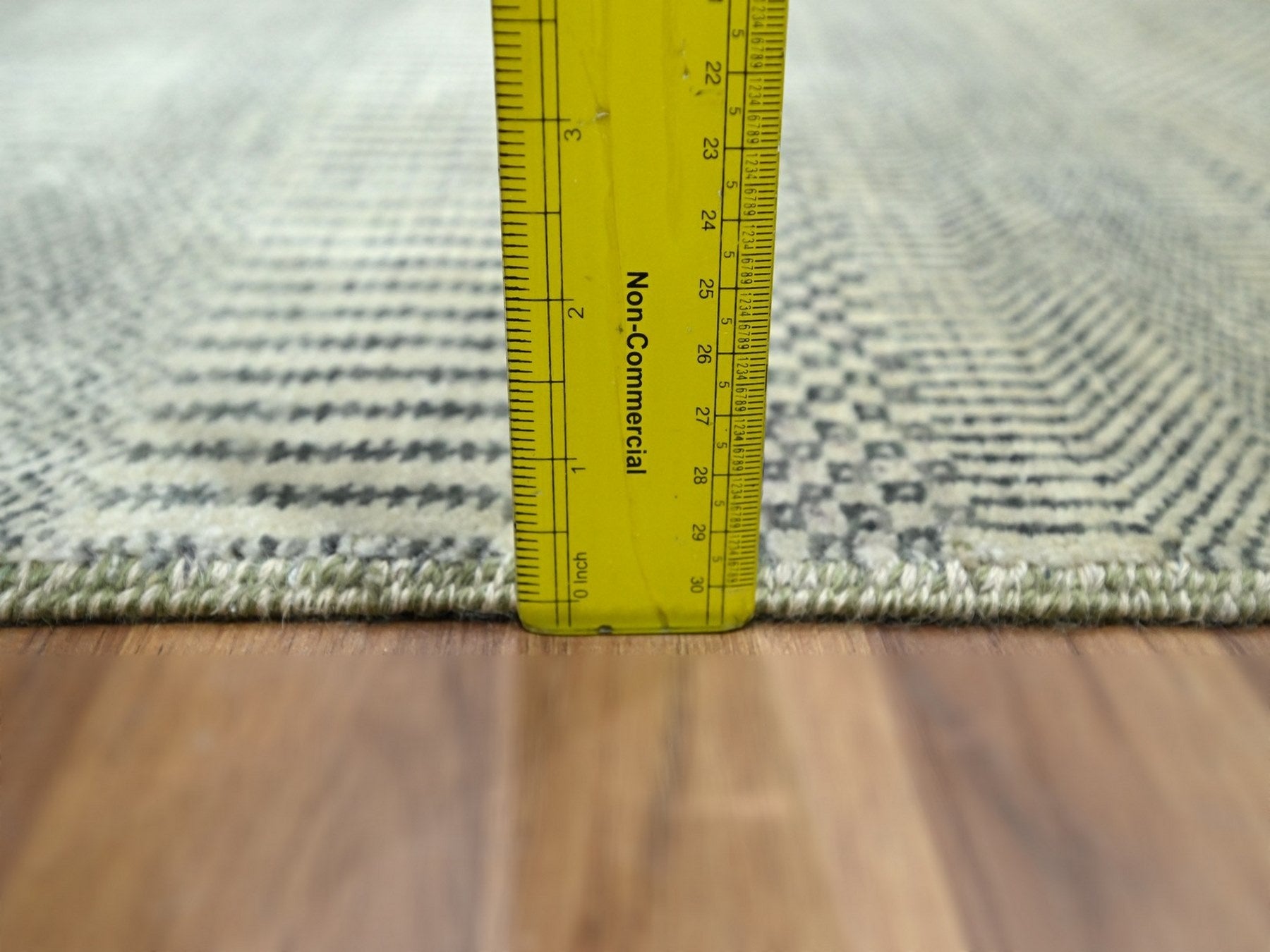 Modern / Contemporary hand-knotted wool rug in Gray, 2' x 3' — SKU O076660 (view 3)