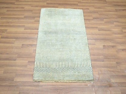 Grey 2'0" x 3'0" Modern and Contemporary Hand knotted Wool Rug - Sku: O076664
