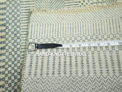 Grey 2'0" x 3'0" Modern and Contemporary Hand knotted Wool Rug - Sku: O076664
