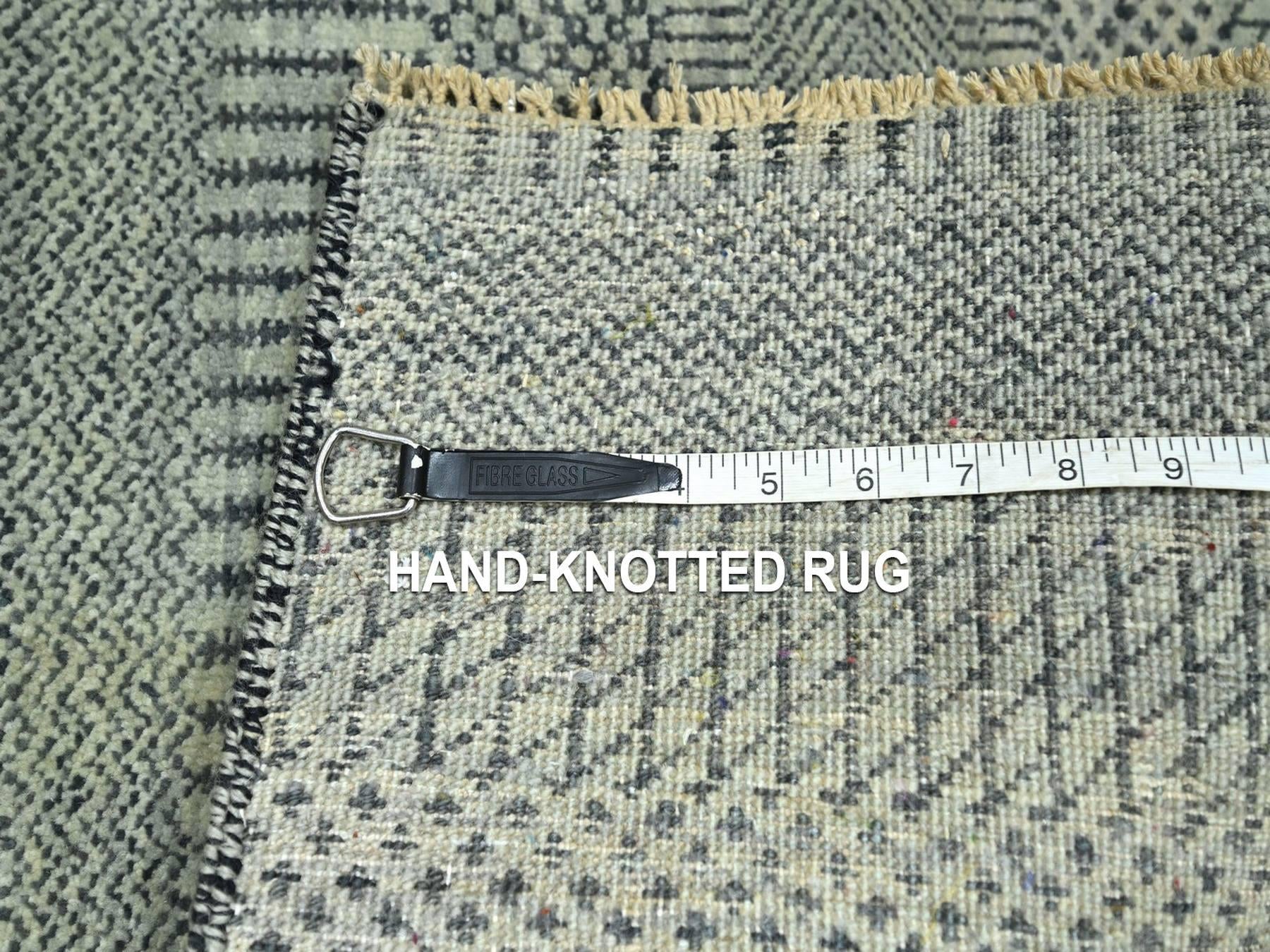 Modern / Contemporary hand-knotted wool rug in Gray, 2' x 3' — SKU O076669 (view 4)