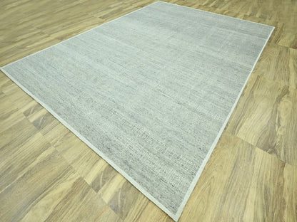 Modern / Contemporary hand-knotted wool rug in Gray, 9'11" x 13'9" — SKU O076688 (view 3)