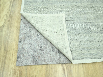 Modern / Contemporary hand-knotted wool rug in Gray, 9'11" x 13'9" — SKU O076688 (view 4)