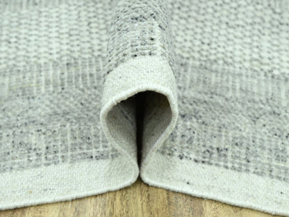 Modern / Contemporary hand-knotted wool rug in Gray, 9'11" x 13'9" — SKU O076688 (view 5)