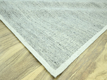 Modern / Contemporary hand-knotted wool rug in Gray, 9'11" x 13'9" — SKU O076688 (view 6)
