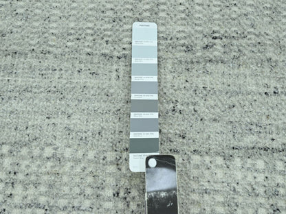 Modern / Contemporary hand-knotted wool rug in Gray, 9'11" x 13'9" — SKU O076688 (view 7)