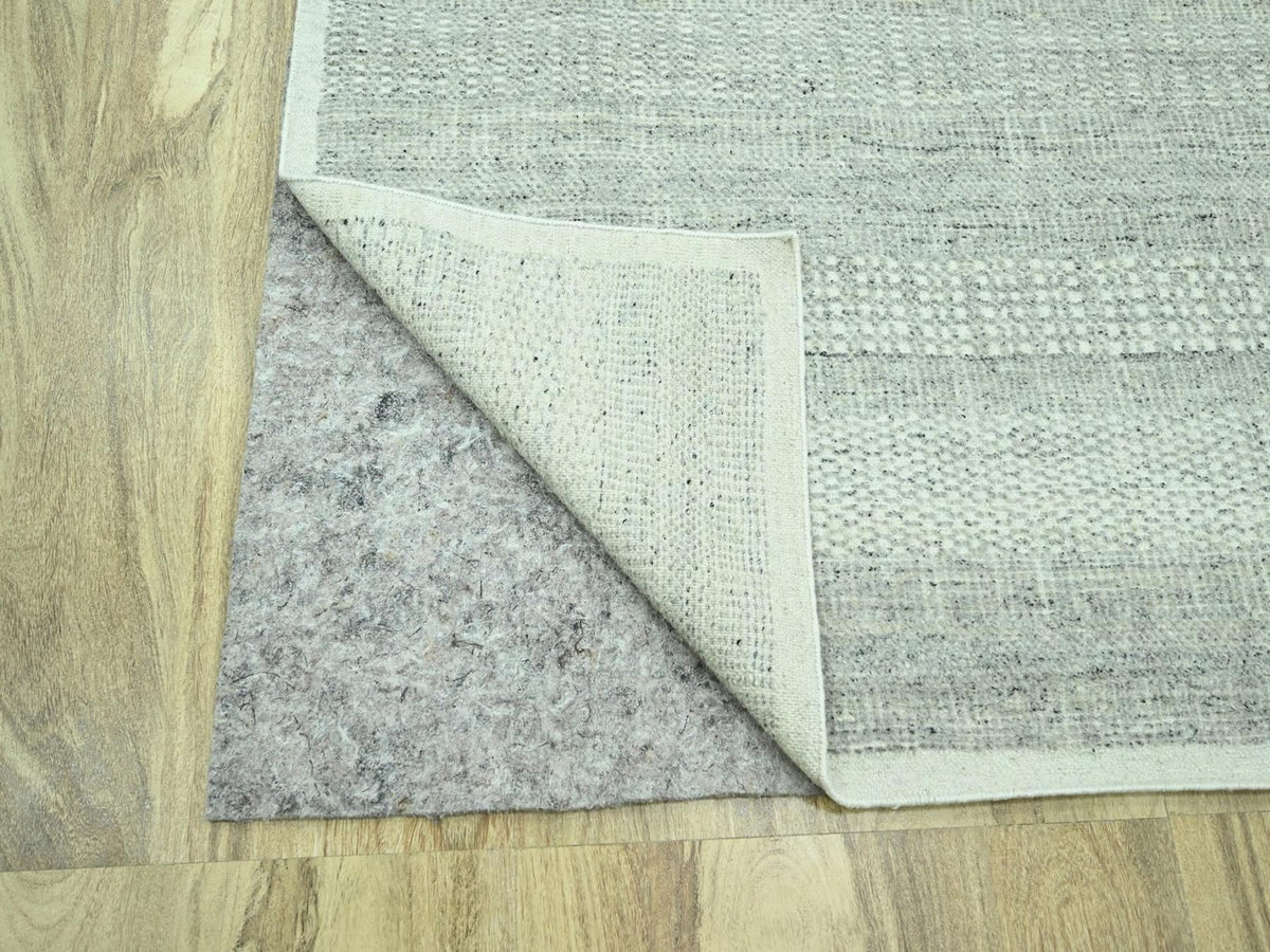 Modern / Contemporary hand-knotted wool rug in Gray, 10'1" x 13'9" — SKU O076689 (view 4)
