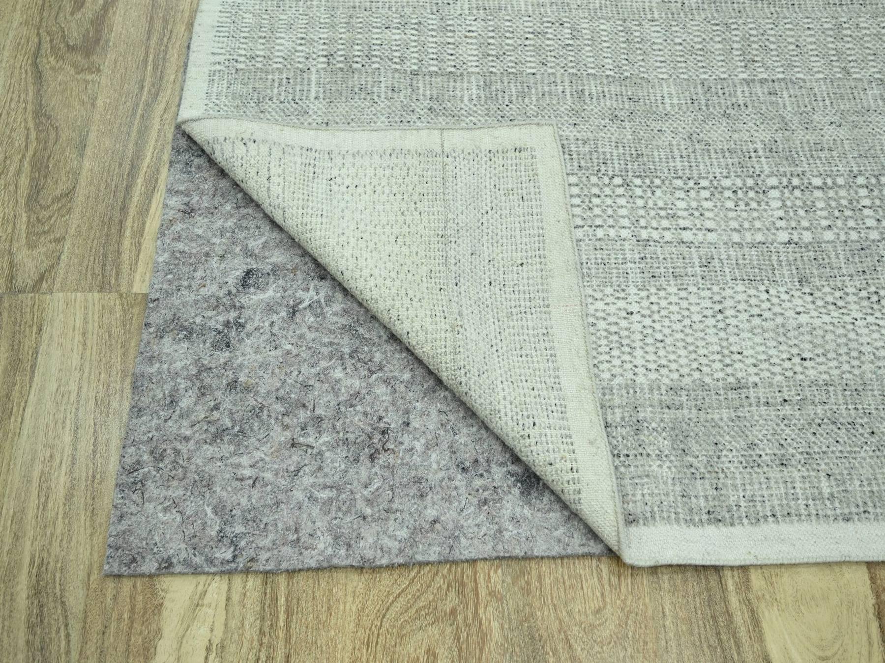 Modern / Contemporary hand-knotted wool rug in Gray, 10' x 10'2" — SKU O076690 (view 4)