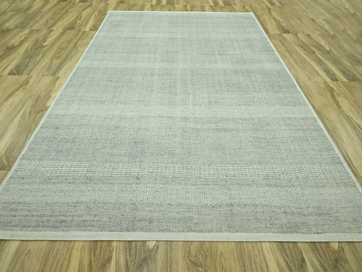 Modern / Contemporary hand-knotted wool rug in Gray, 9'1" x 12'1" — SKU O076700 (view 2)