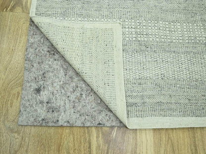 Modern / Contemporary hand-knotted wool rug in Gray, 9'1" x 12'1" — SKU O076700 (view 4)