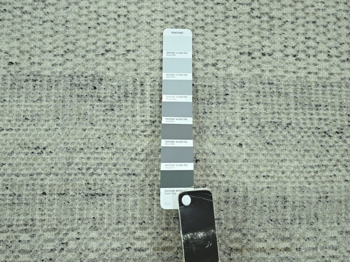 Modern / Contemporary hand-knotted wool rug in Gray, 9'1" x 12'1" — SKU O076700 (view 7)