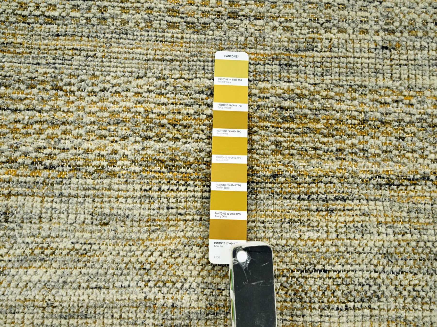 Modern / Contemporary hand-knotted wool rug in Yellow, 11'11" x 14'10" — SKU O076704 (view 7)