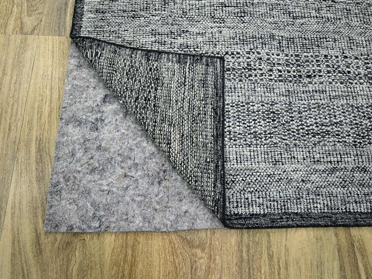 Modern / Contemporary hand-knotted wool rug in Black, 8'3" x 9'11" — SKU O076711 (view 4)