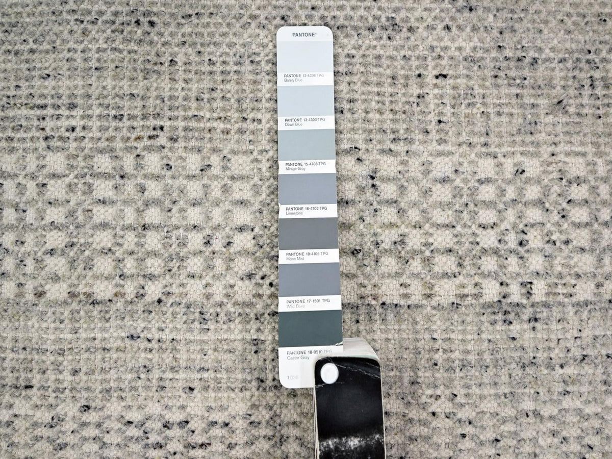Modern / Contemporary hand-knotted wool rug in Gray, 10' x 10'1" — SKU O076723 (view 7)