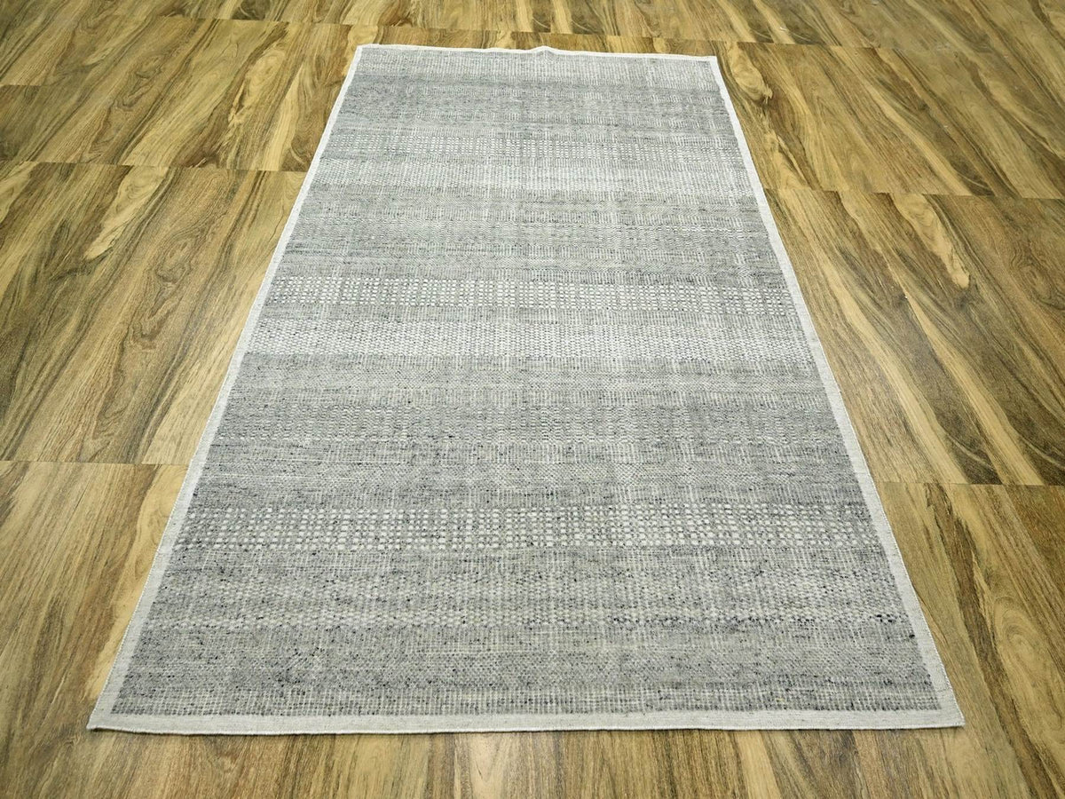 Modern / Contemporary hand-knotted wool rug in Gray, 5'11" x 9' — SKU O076735 (view 2)