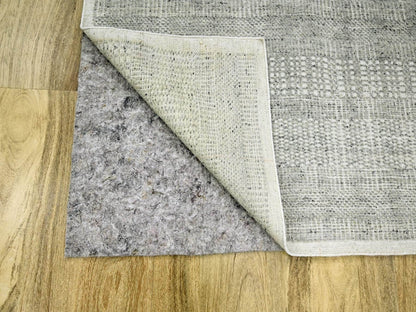 Modern / Contemporary hand-knotted wool rug in Gray, 6'1" x 9' — SKU O076736 (view 4)