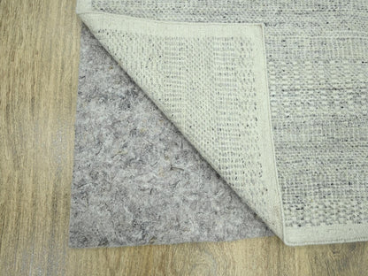 Modern / Contemporary hand-knotted wool runner in Gray, 2'6" x 8'1" — SKU O076757 (view 3)