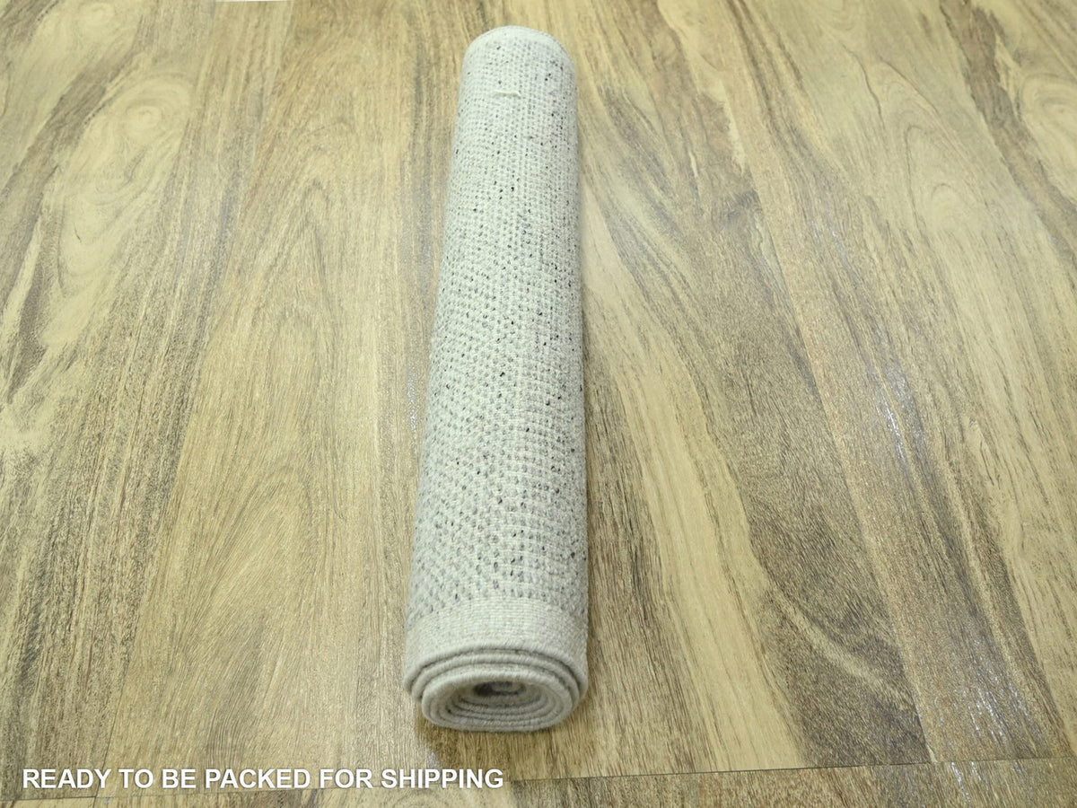Modern / Contemporary hand-knotted wool runner in Gray, 2'6" x 8'1" — SKU O076757 (view 7)