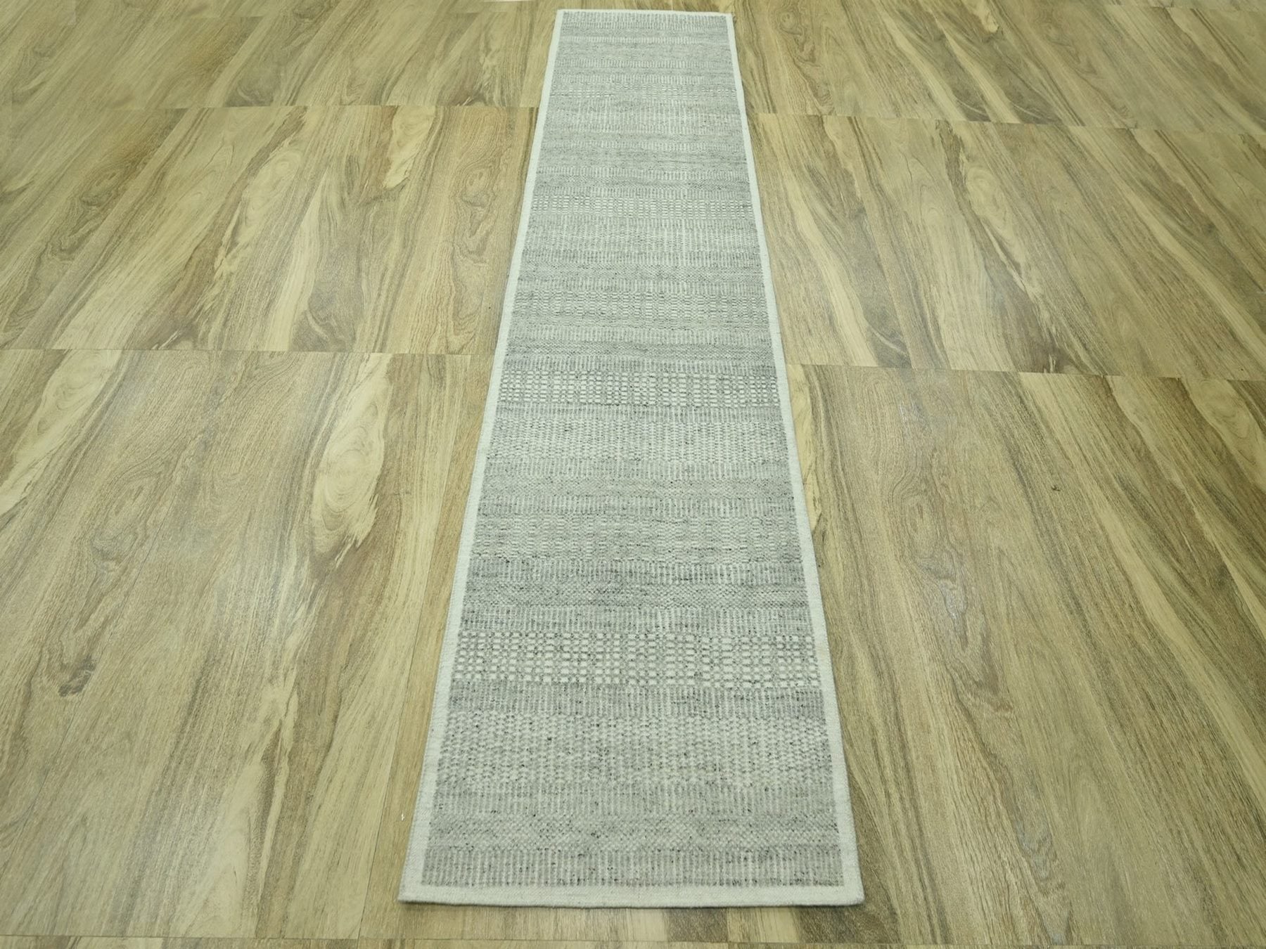 Grey 2'7" x 10'3" Modern and Contemporary Hand knotted Wool Rug - Sku: O076758