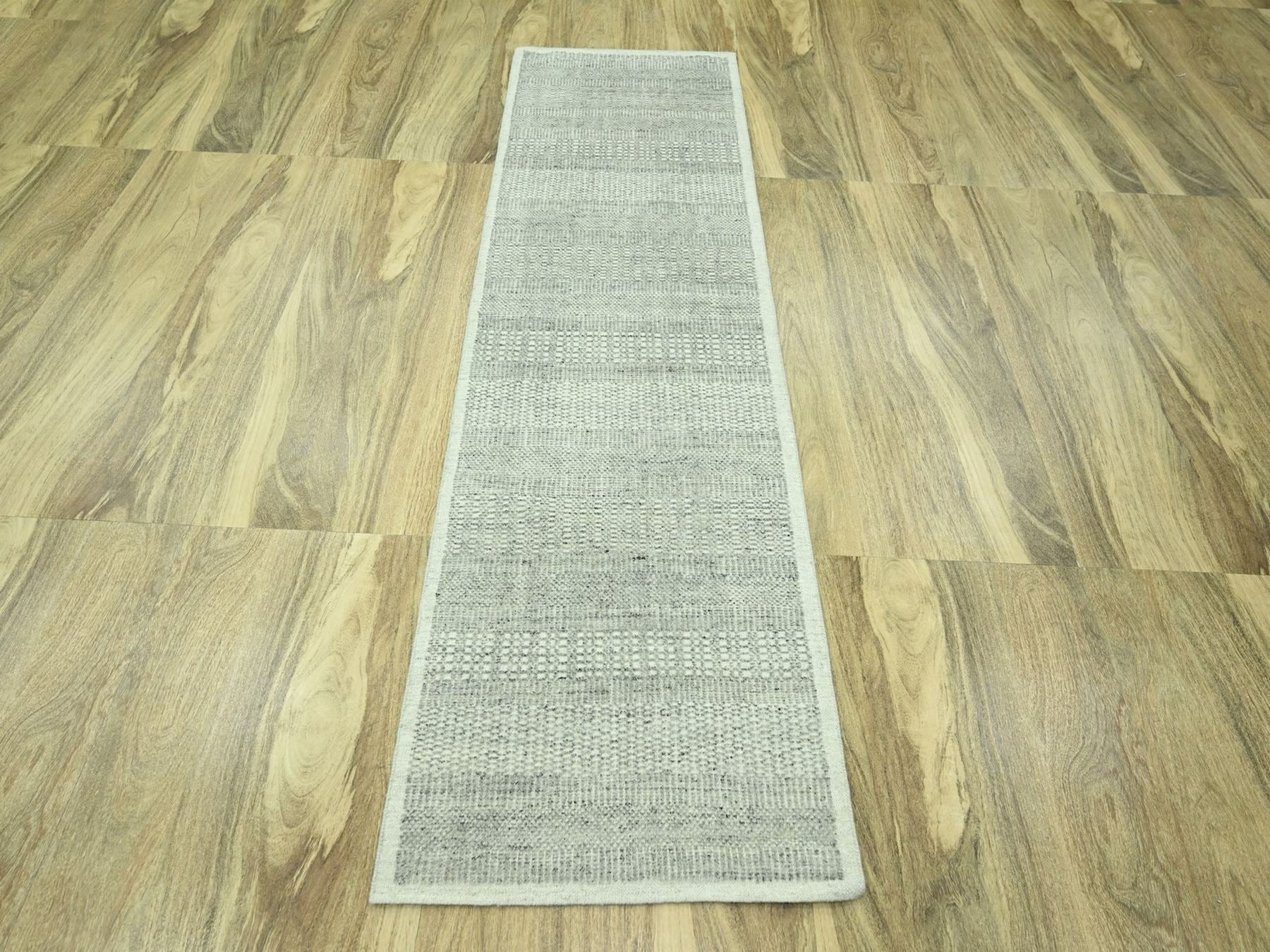 Grey 2'7" x 8'1" Modern and Contemporary Hand knotted Wool Rug - Sku: O076759