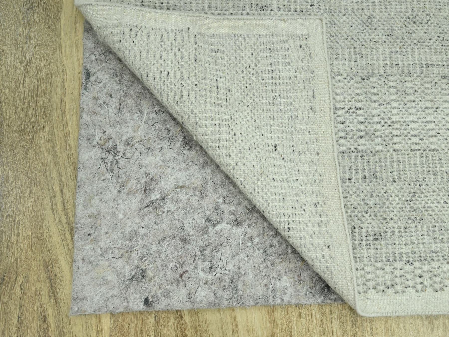 Modern / Contemporary hand-knotted wool runner in Gray, 2'7" x 8'1" — SKU O076759 (view 3)