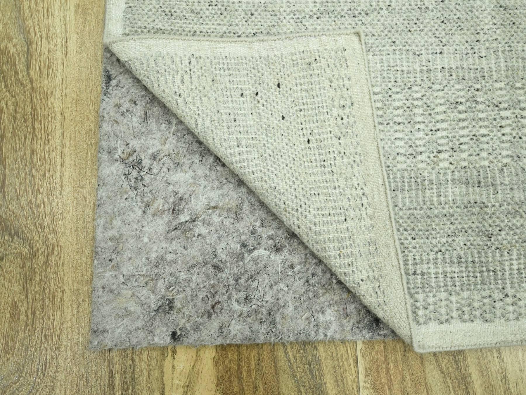 Modern / Contemporary hand-knotted wool runner in Gray, 2'7" x 8'1" — SKU O076760 (view 4)