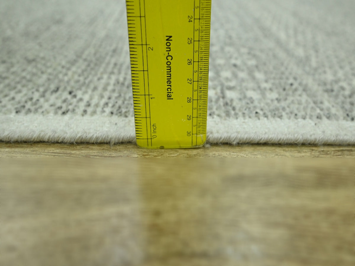 Modern / Contemporary hand-knotted wool runner in Gray, 2'7" x 8'1" — SKU O076760 (view 5)