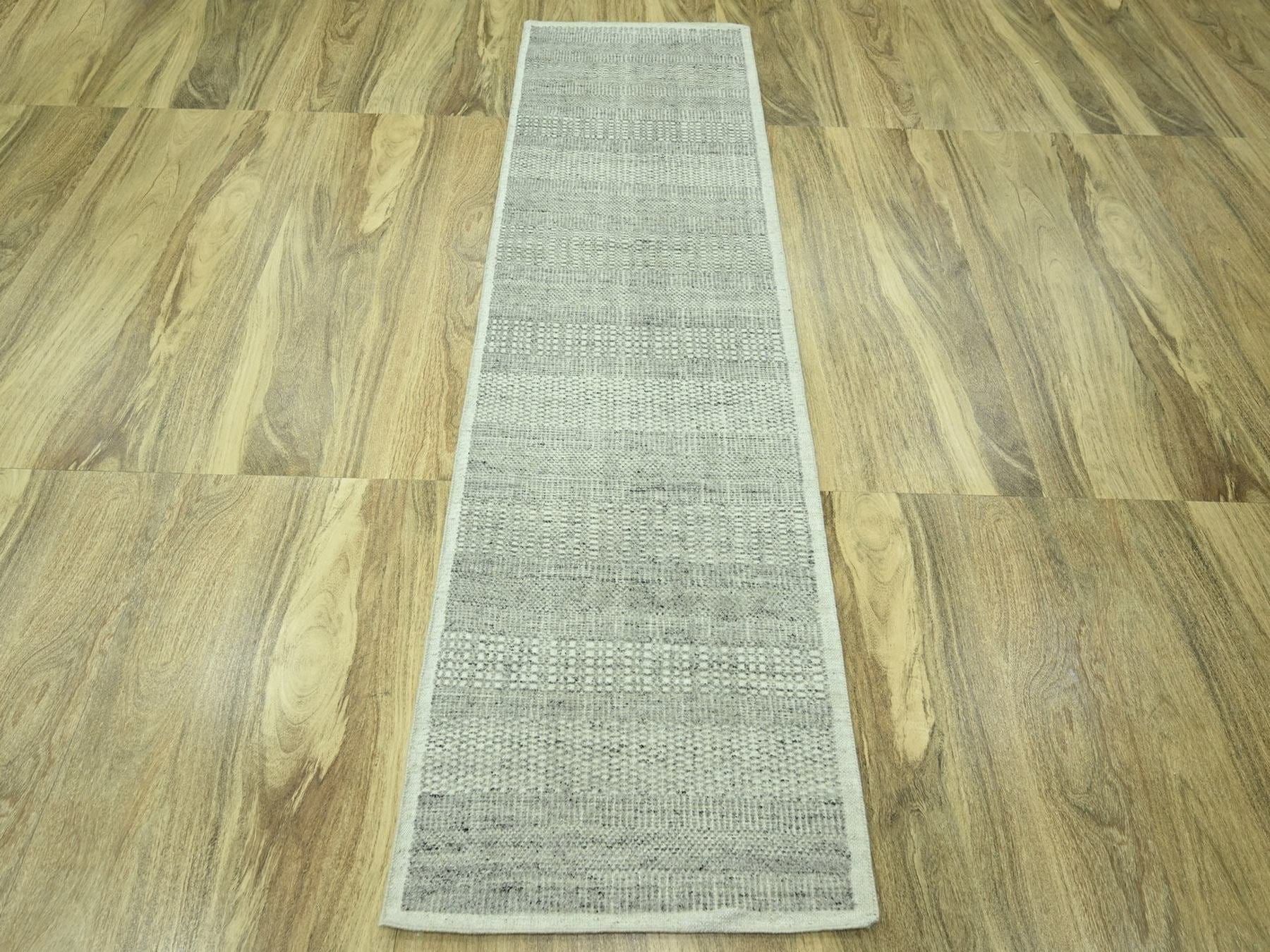 Grey 2'6" x 8'1" Modern and Contemporary Hand knotted Wool Rug - Sku: O076762
