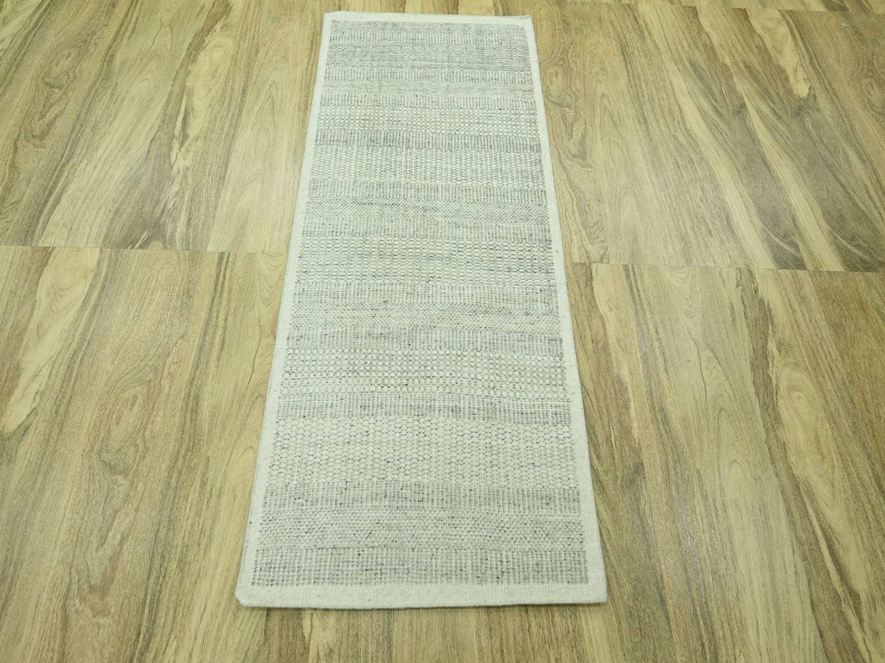 Grey 2'8" x 6'3" Modern and Contemporary Hand knotted Wool Rug - Sku: O076763