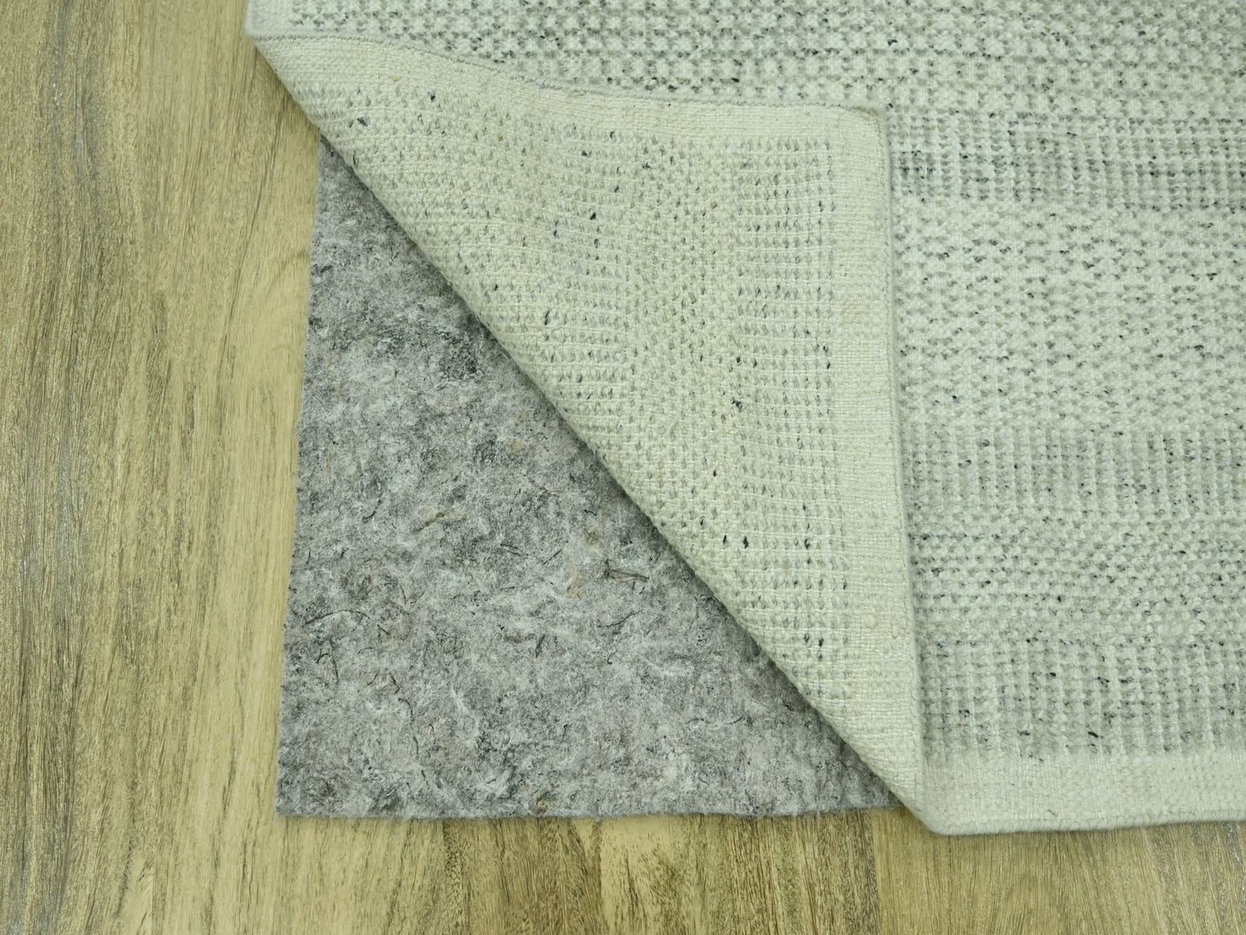 Modern / Contemporary hand-knotted wool runner in Gray, 2'8" x 6'3" — SKU O076763 (view 3)
