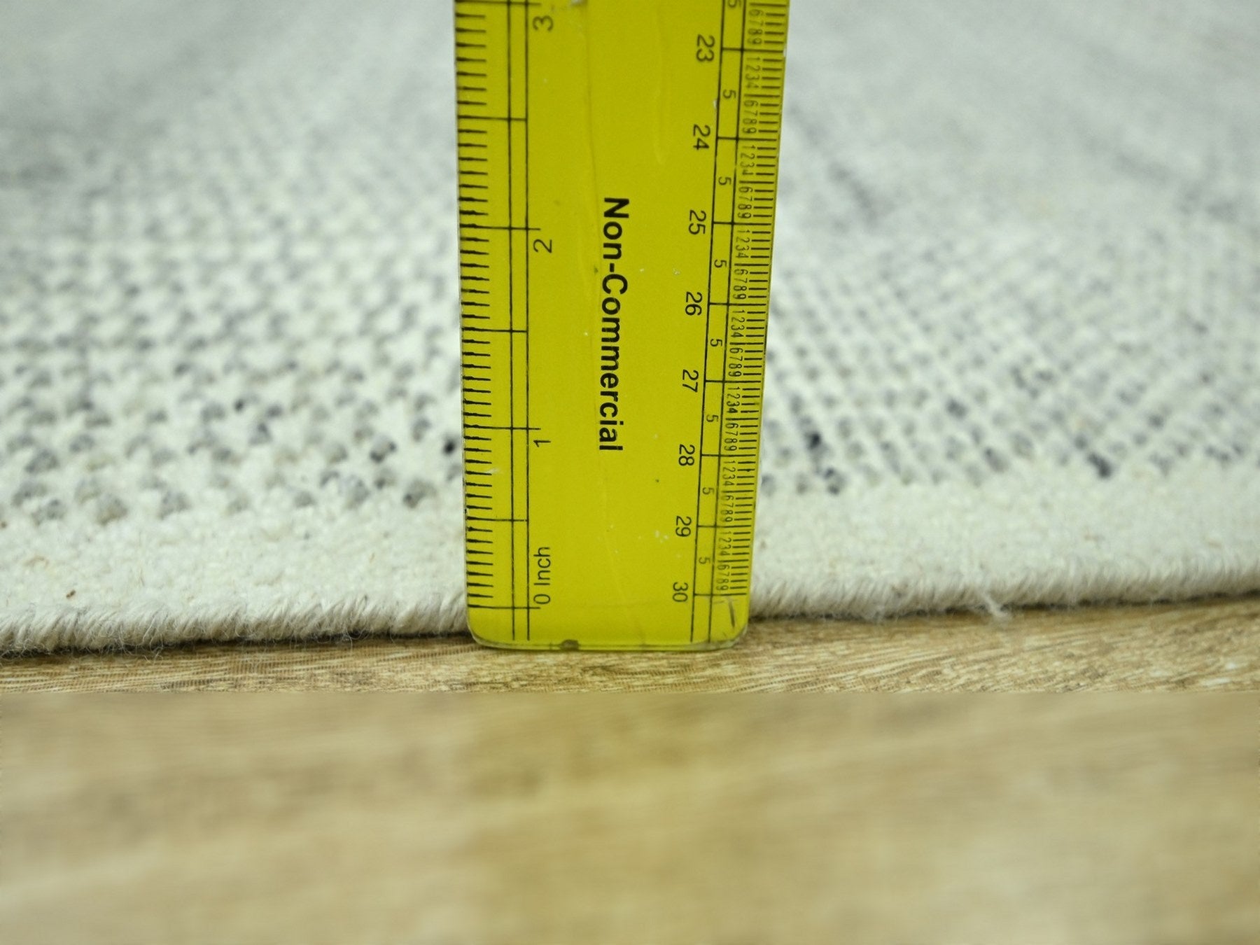 Modern / Contemporary hand-knotted wool runner in Gray, 2'8" x 6'3" — SKU O076763 (view 5)
