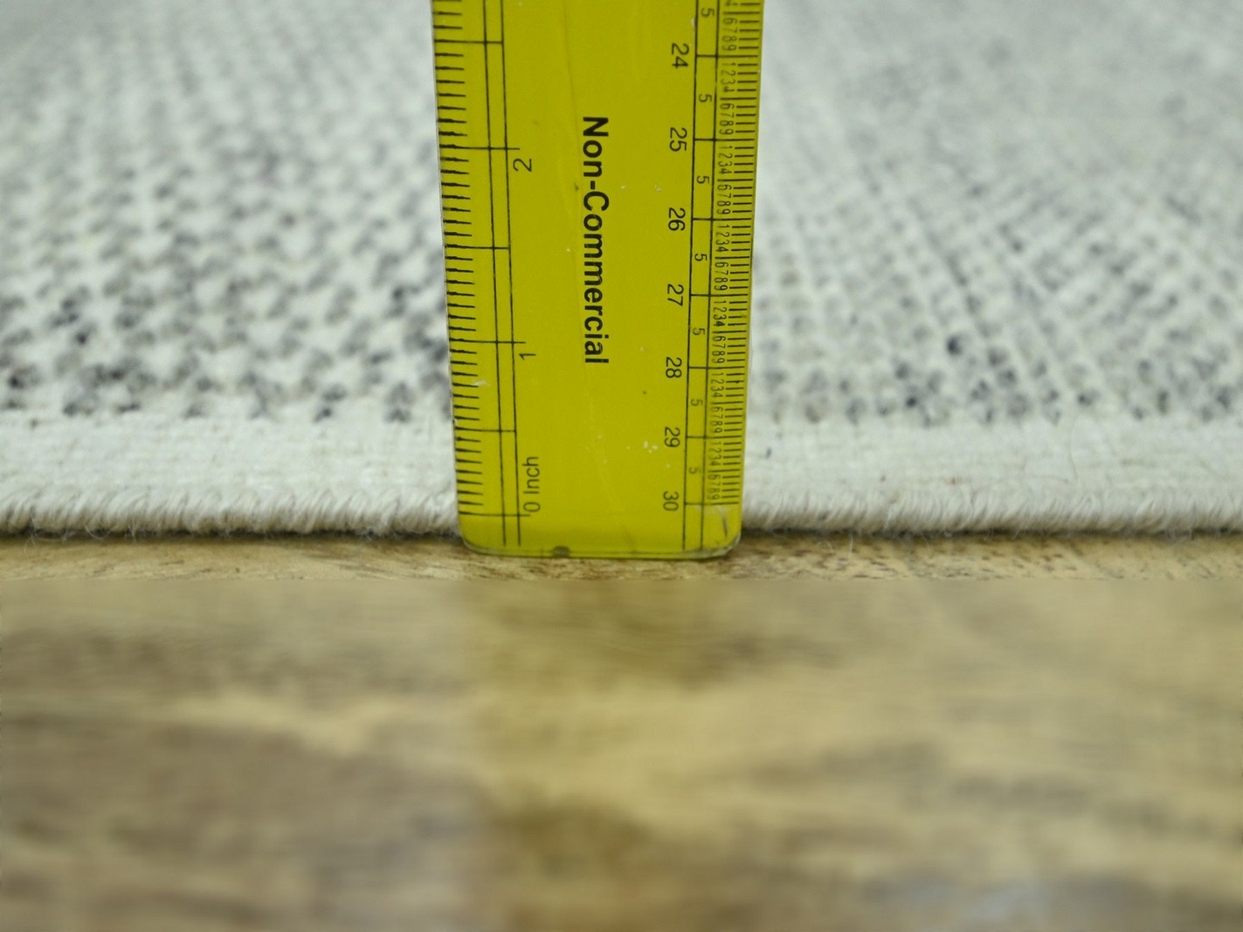 Modern / Contemporary hand-knotted wool runner in Gray, 2'7" x 6'4" — SKU O076764 (view 5)