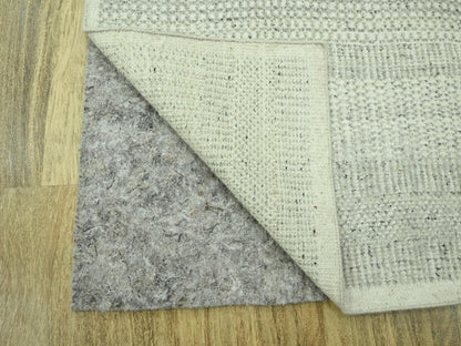 Modern / Contemporary hand-knotted wool runner in Gray, 2'7" x 6'3" — SKU O076765 (view 3)