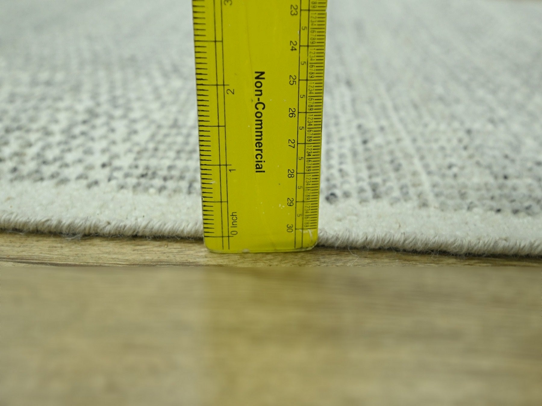 Modern / Contemporary hand-knotted wool runner in Gray, 2'7" x 6'3" — SKU O076765 (view 5)