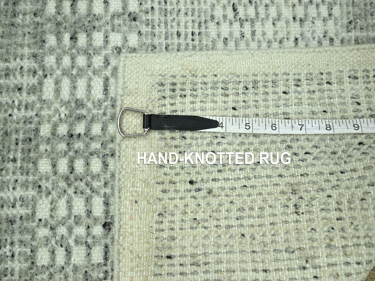 Modern / Contemporary hand-knotted wool rug in Gray, 2' x 3' — SKU O076778 (view 4)